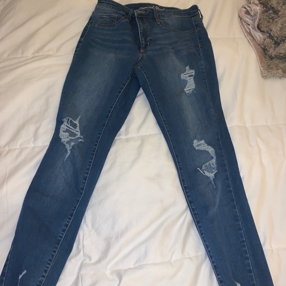 Ripped universal thread jeans